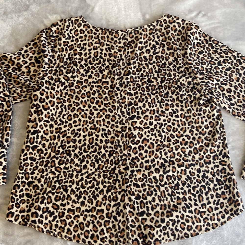 Leopard print dress top size large cuffed sleeves - Picture 4 of 6
